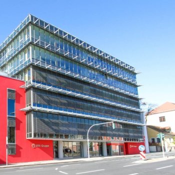 Zentrale Glasbau
